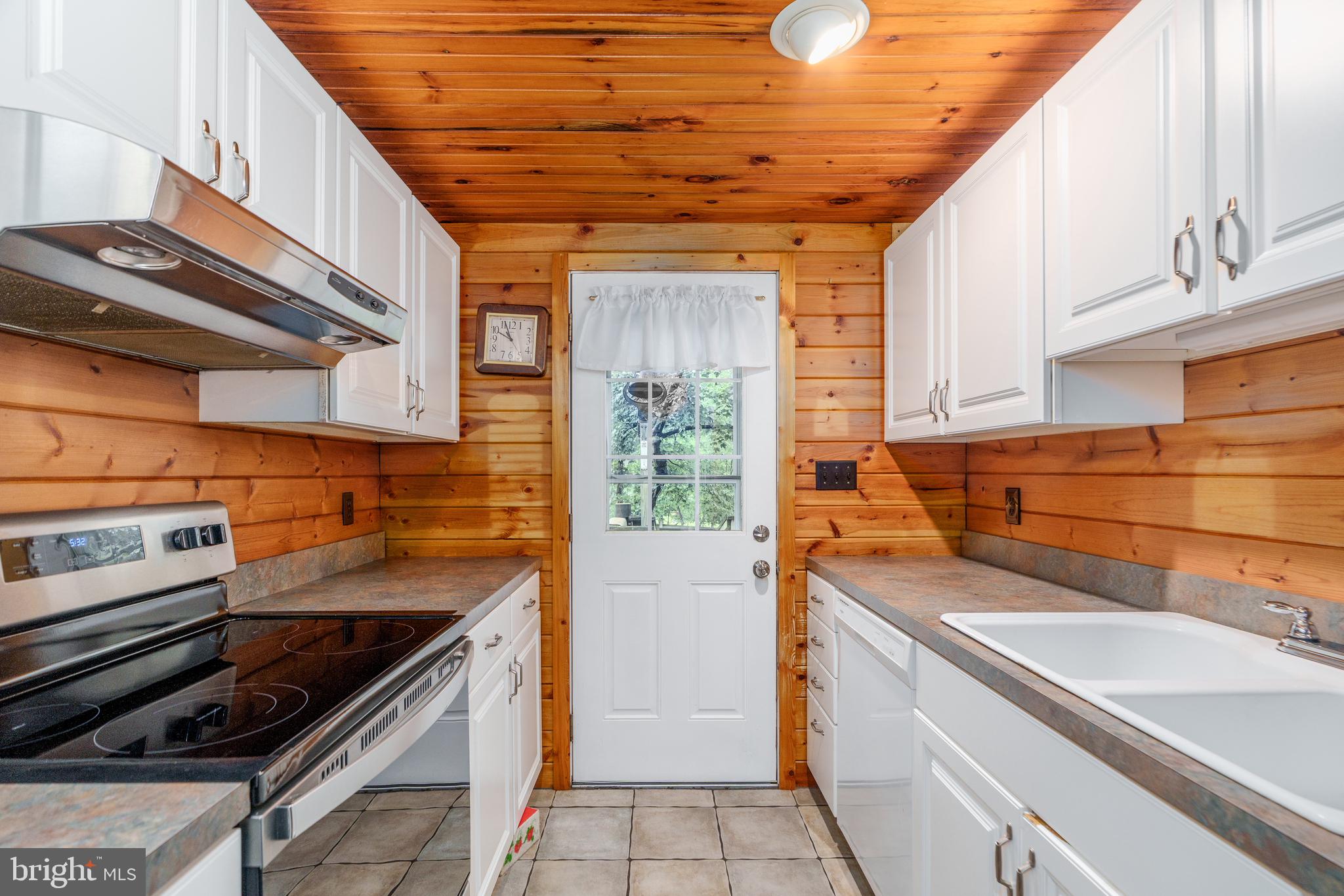 CRESTWOOD HEIGHTS - Residential