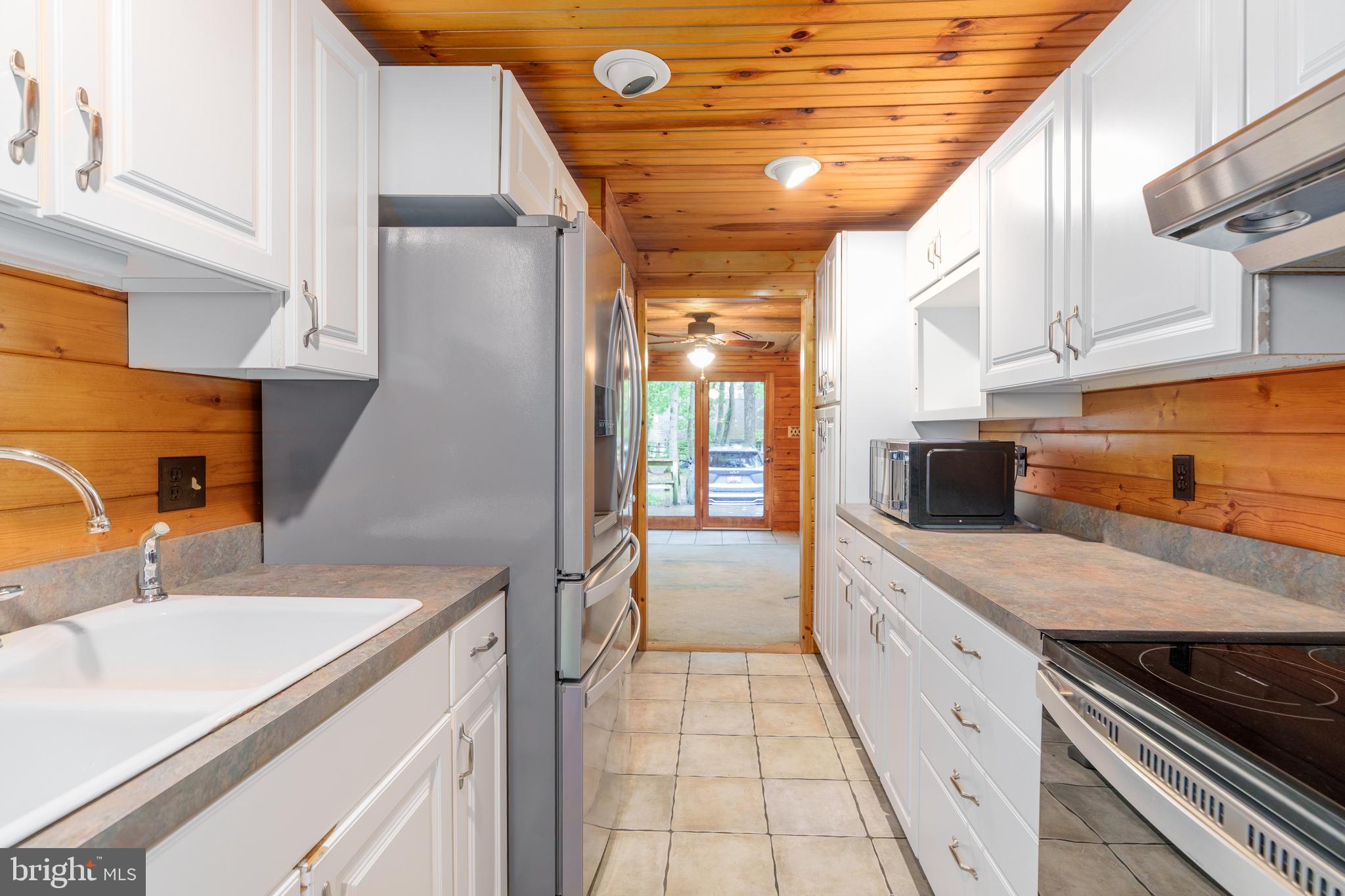 CRESTWOOD HEIGHTS - Residential