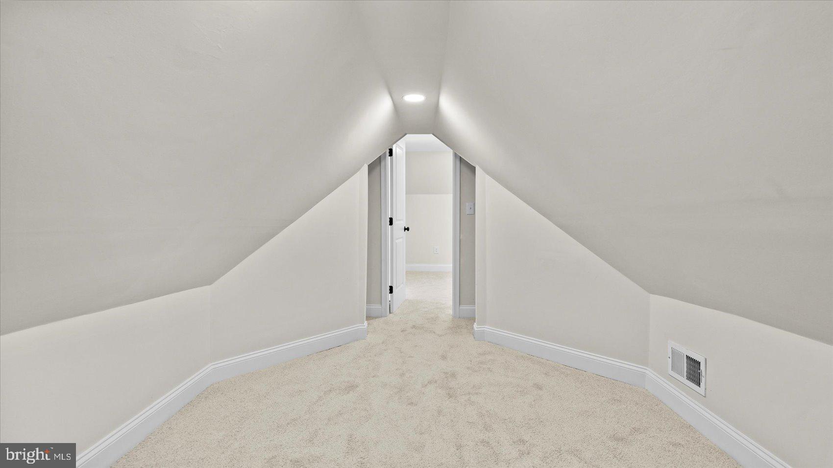 WEST HILLS - Residential