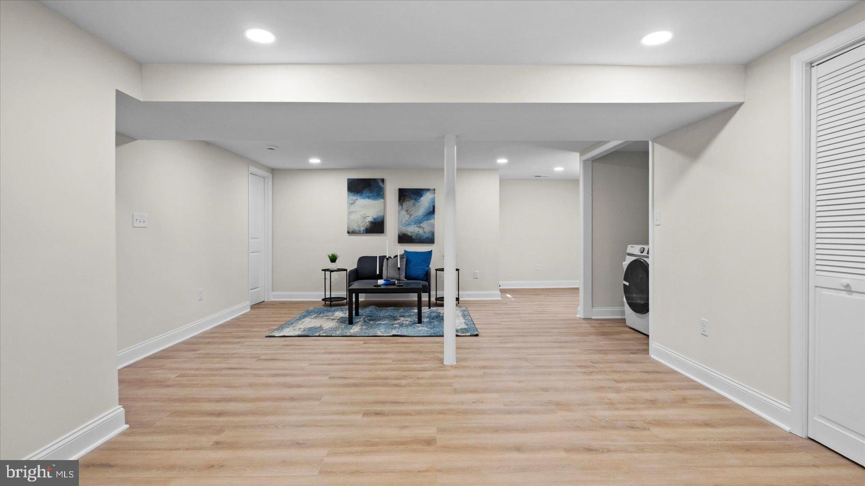 WEST HILLS - Residential