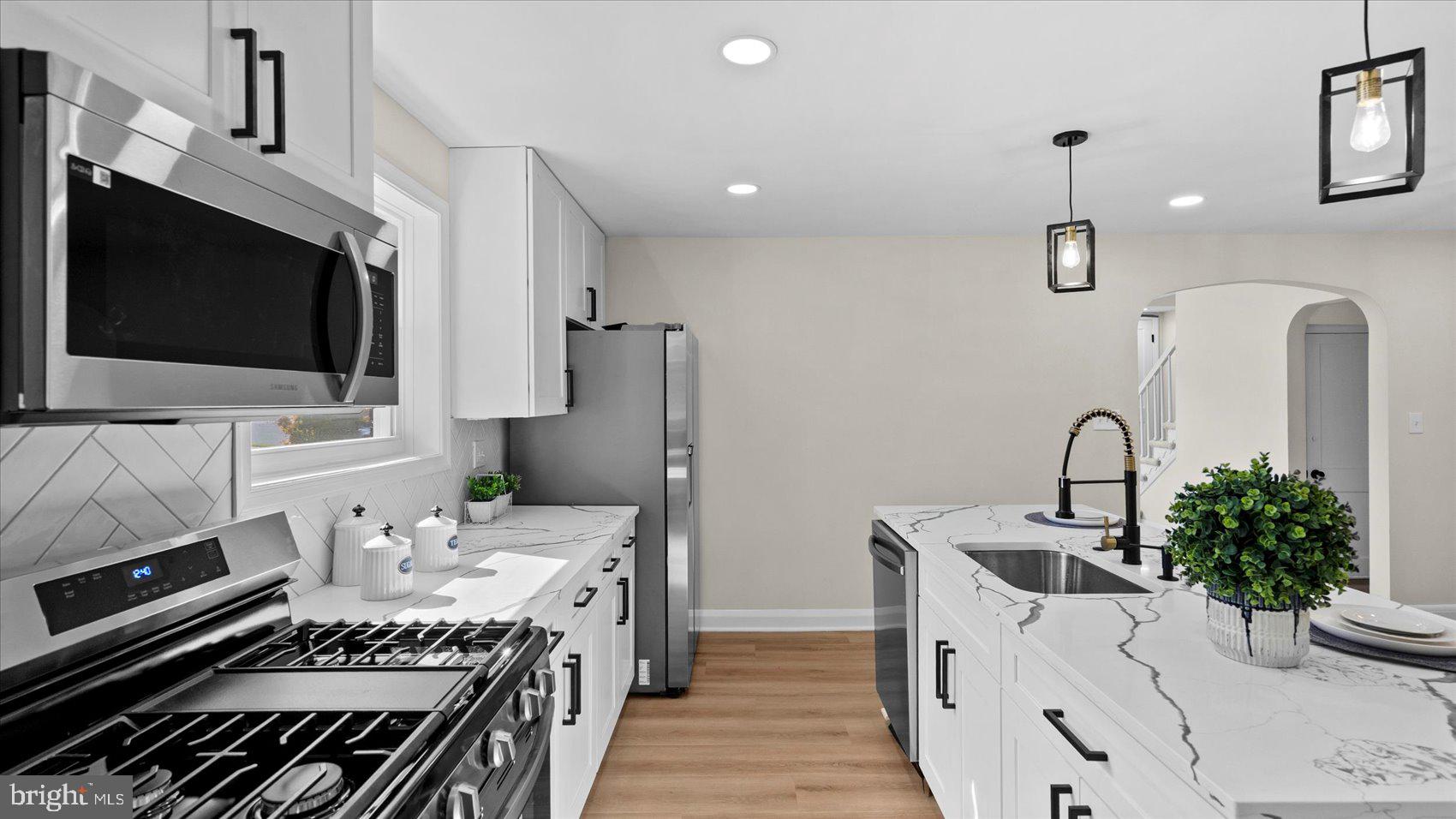 WEST HILLS - Residential