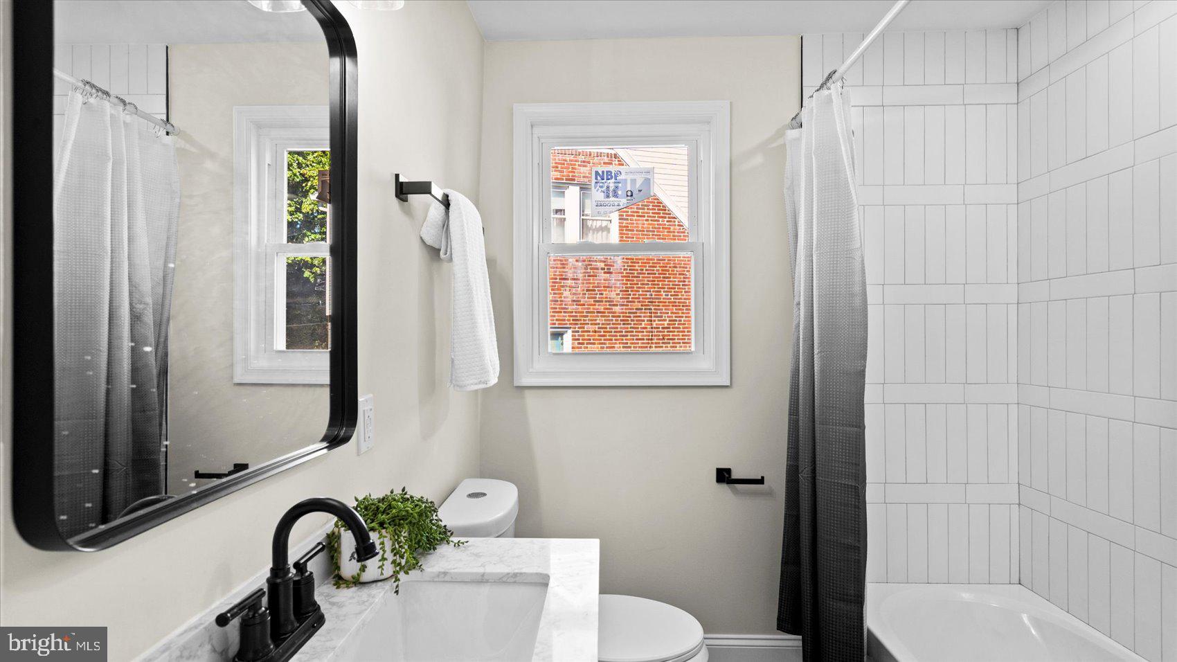 WEST HILLS - Residential