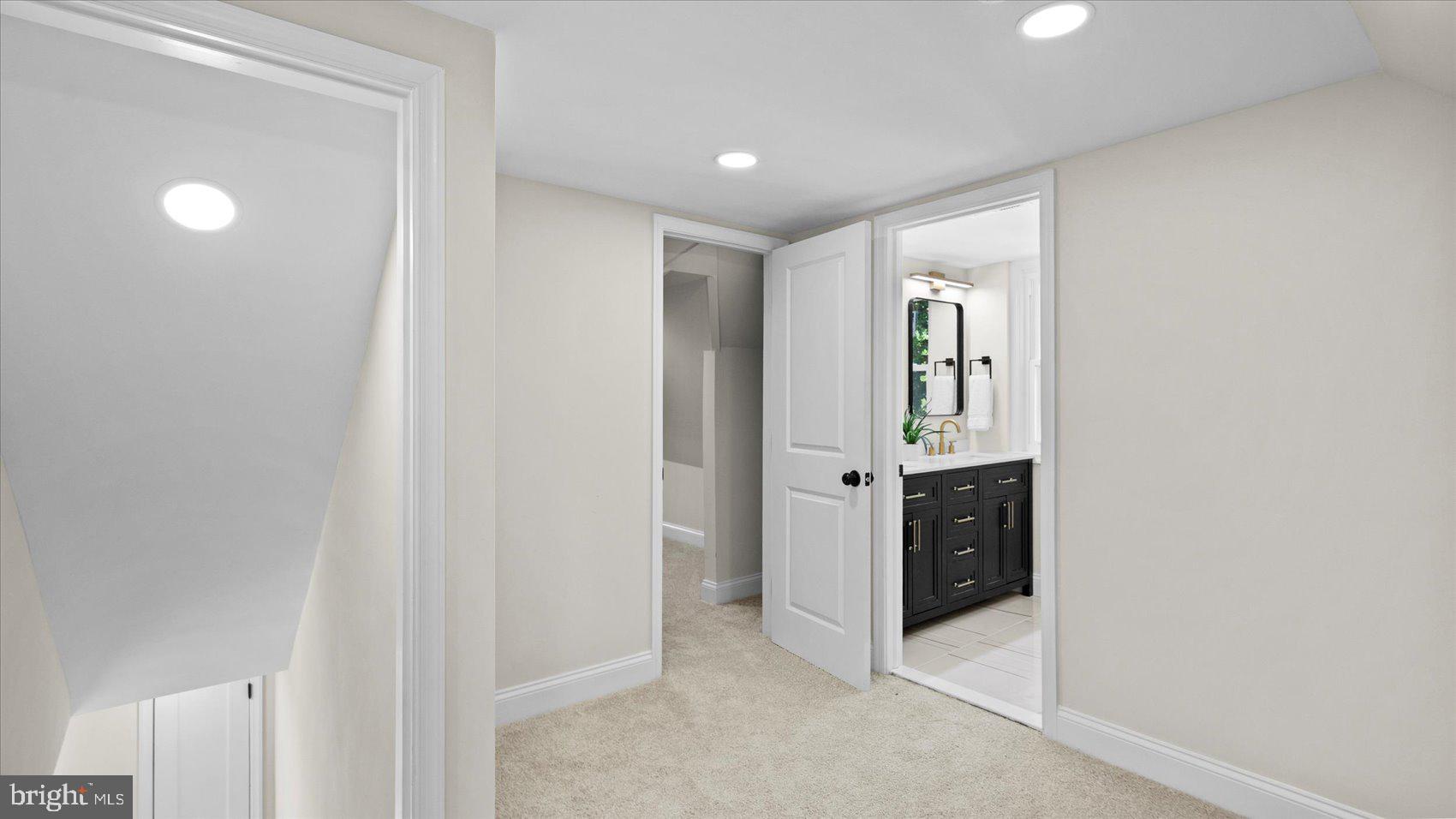WEST HILLS - Residential