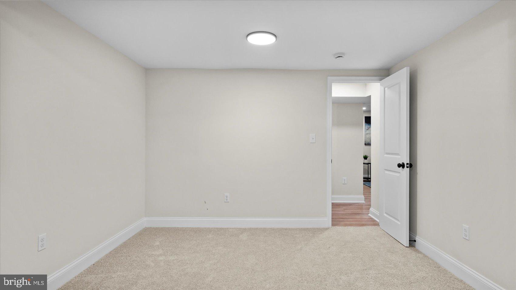 WEST HILLS - Residential