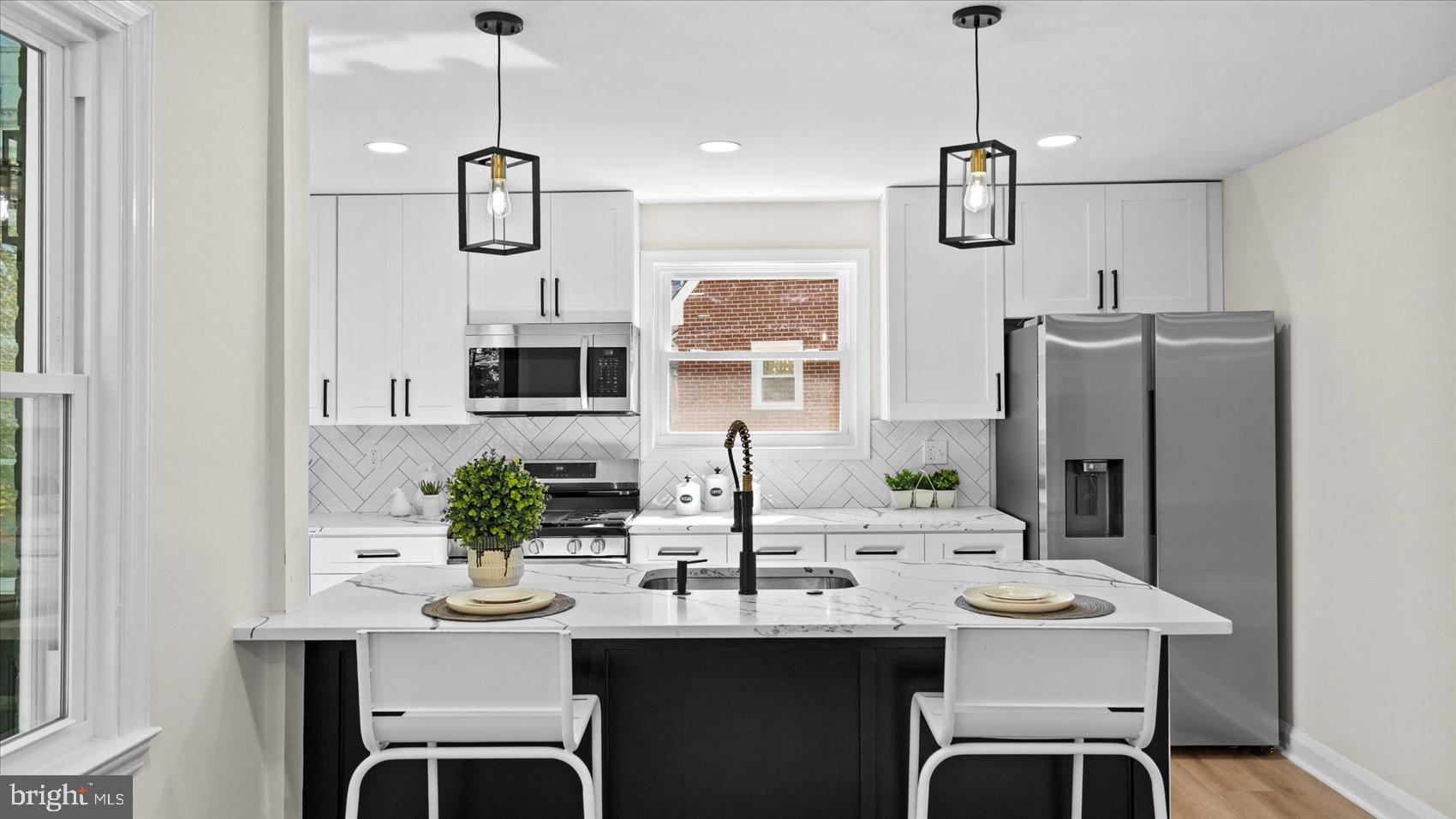 WEST HILLS - Residential