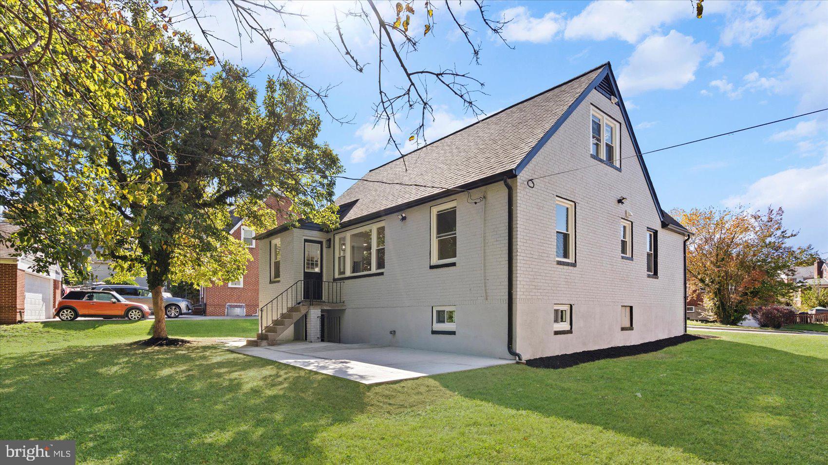 WEST HILLS - Residential