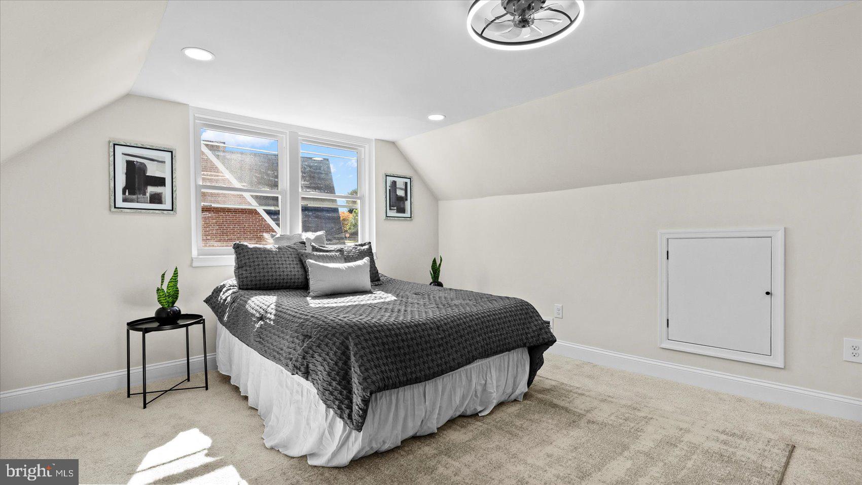 WEST HILLS - Residential