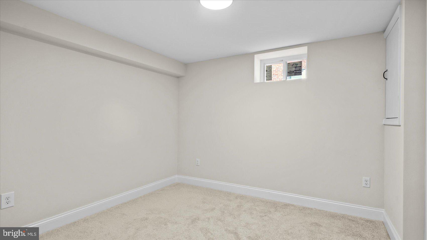 WEST HILLS - Residential