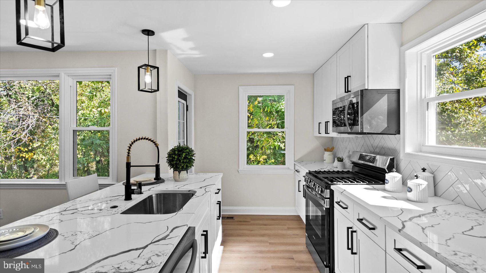 WEST HILLS - Residential