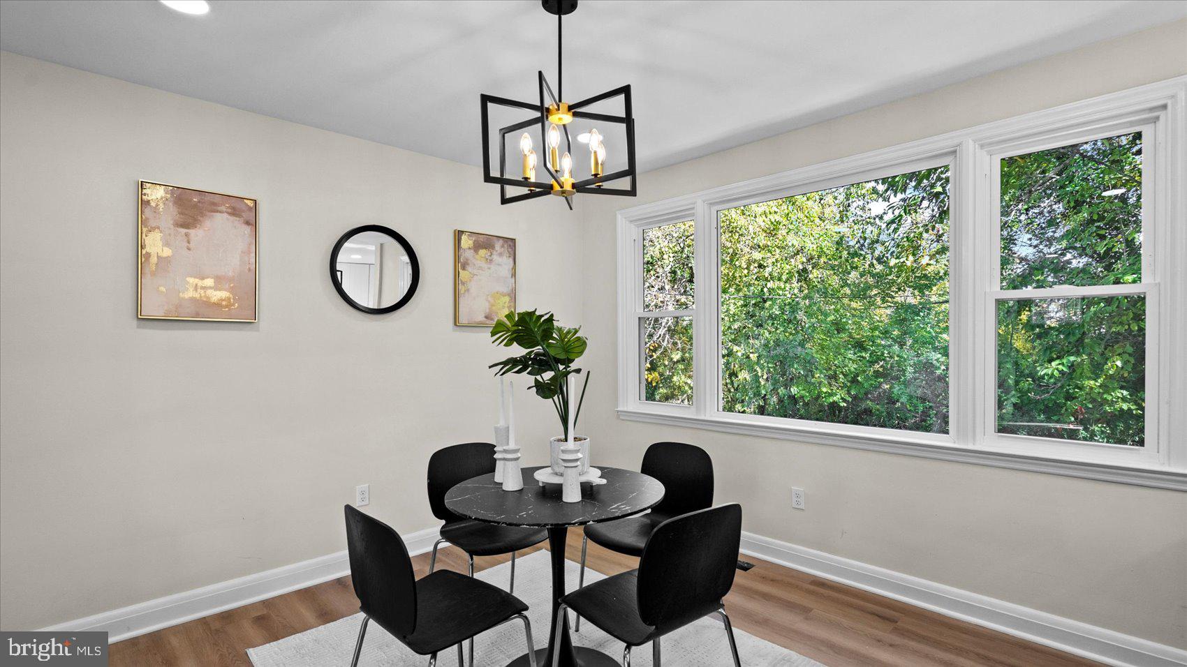 WEST HILLS - Residential