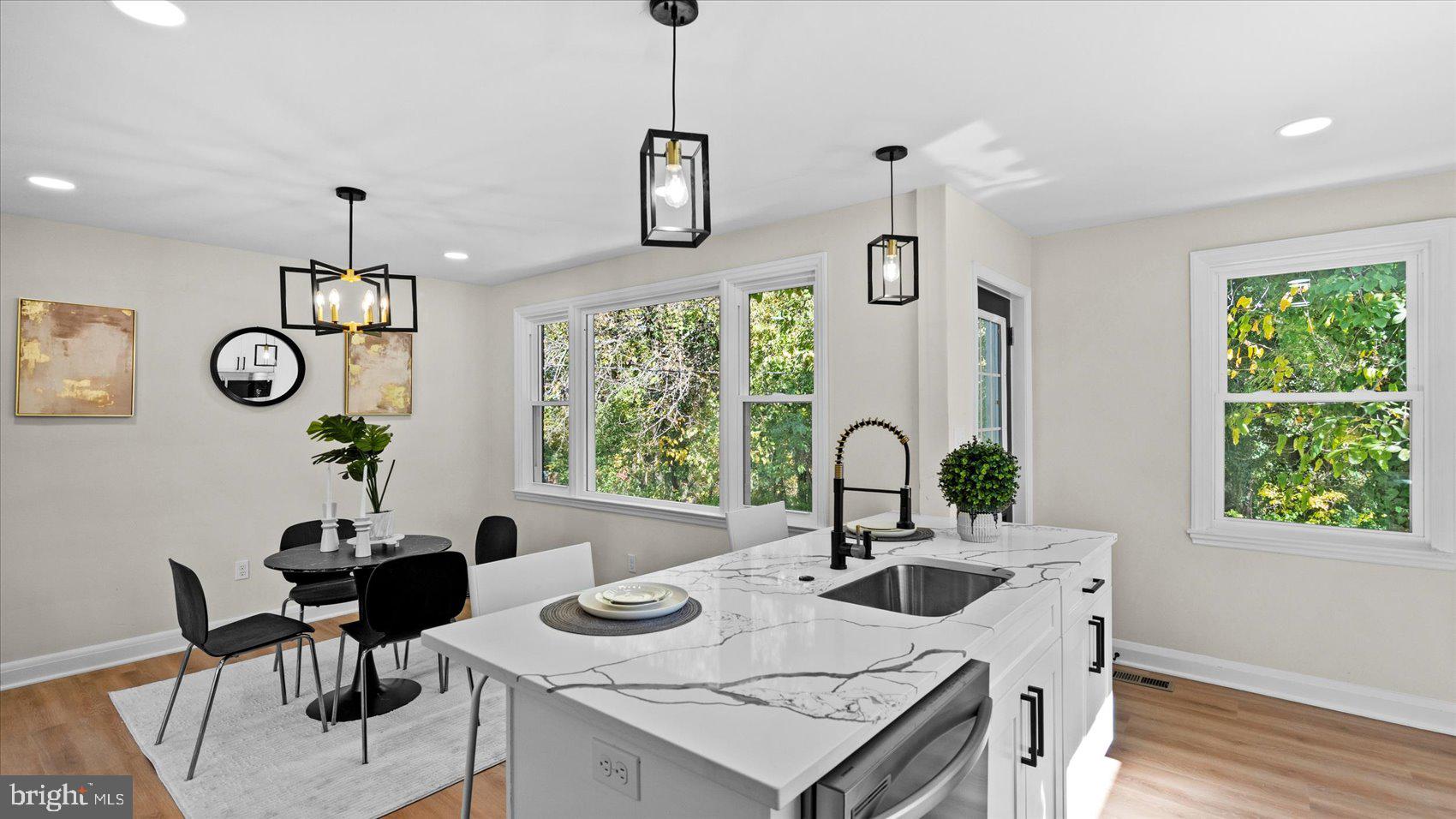 WEST HILLS - Residential