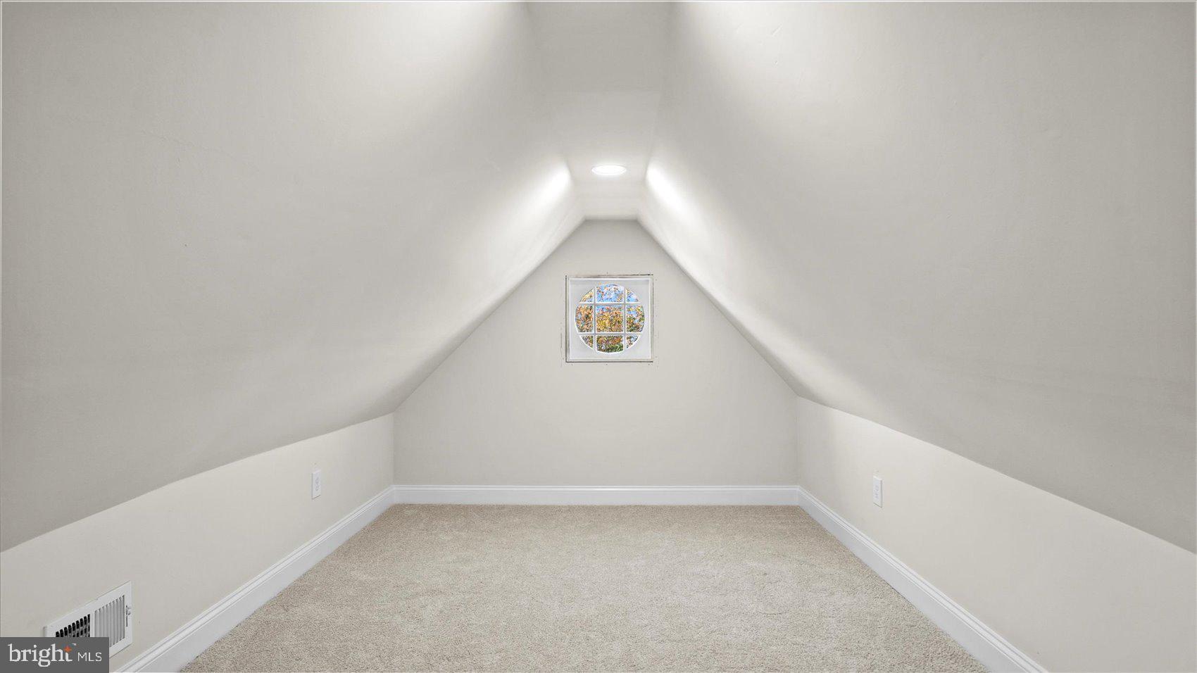 WEST HILLS - Residential