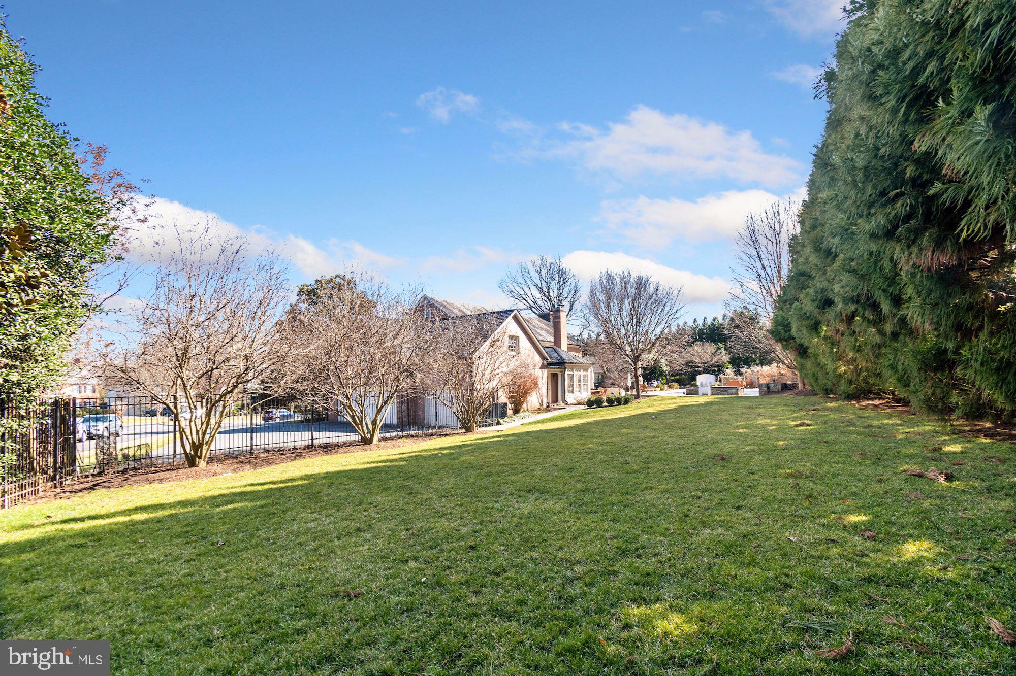 MCAULEY PARK - Residential