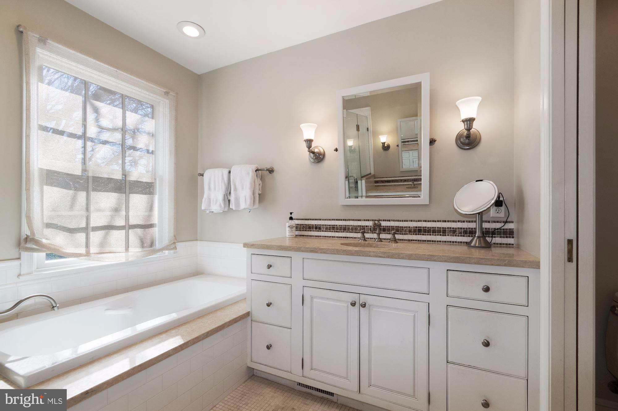 MCAULEY PARK - Residential