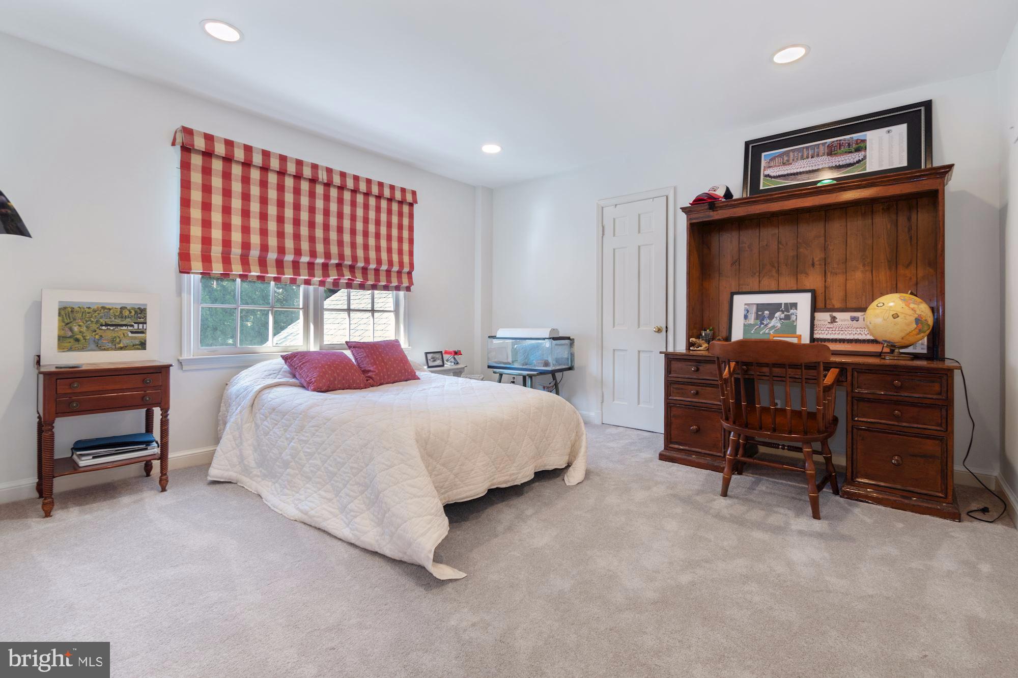 MCAULEY PARK - Residential