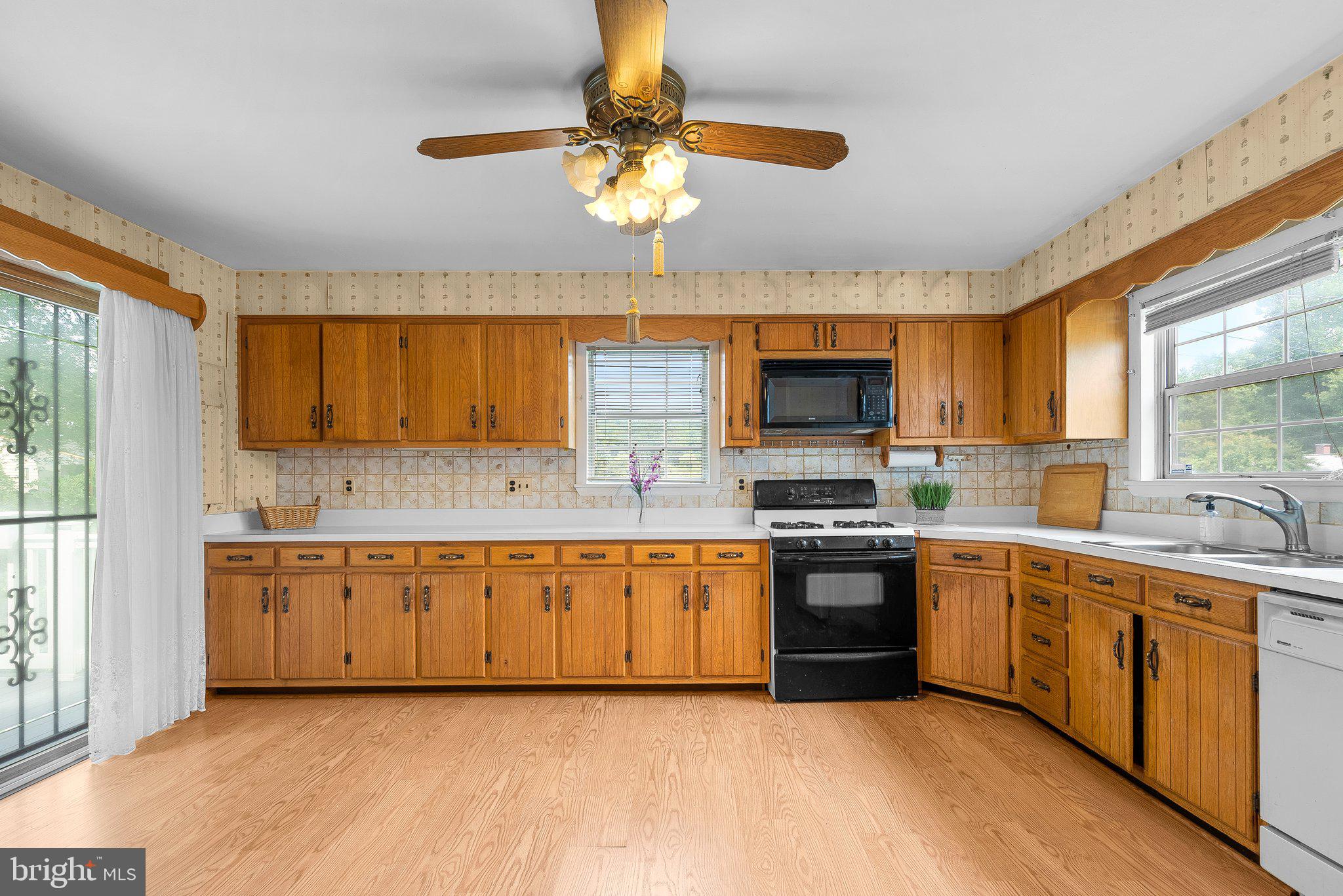 NORTH FORESTVILLE - Residential