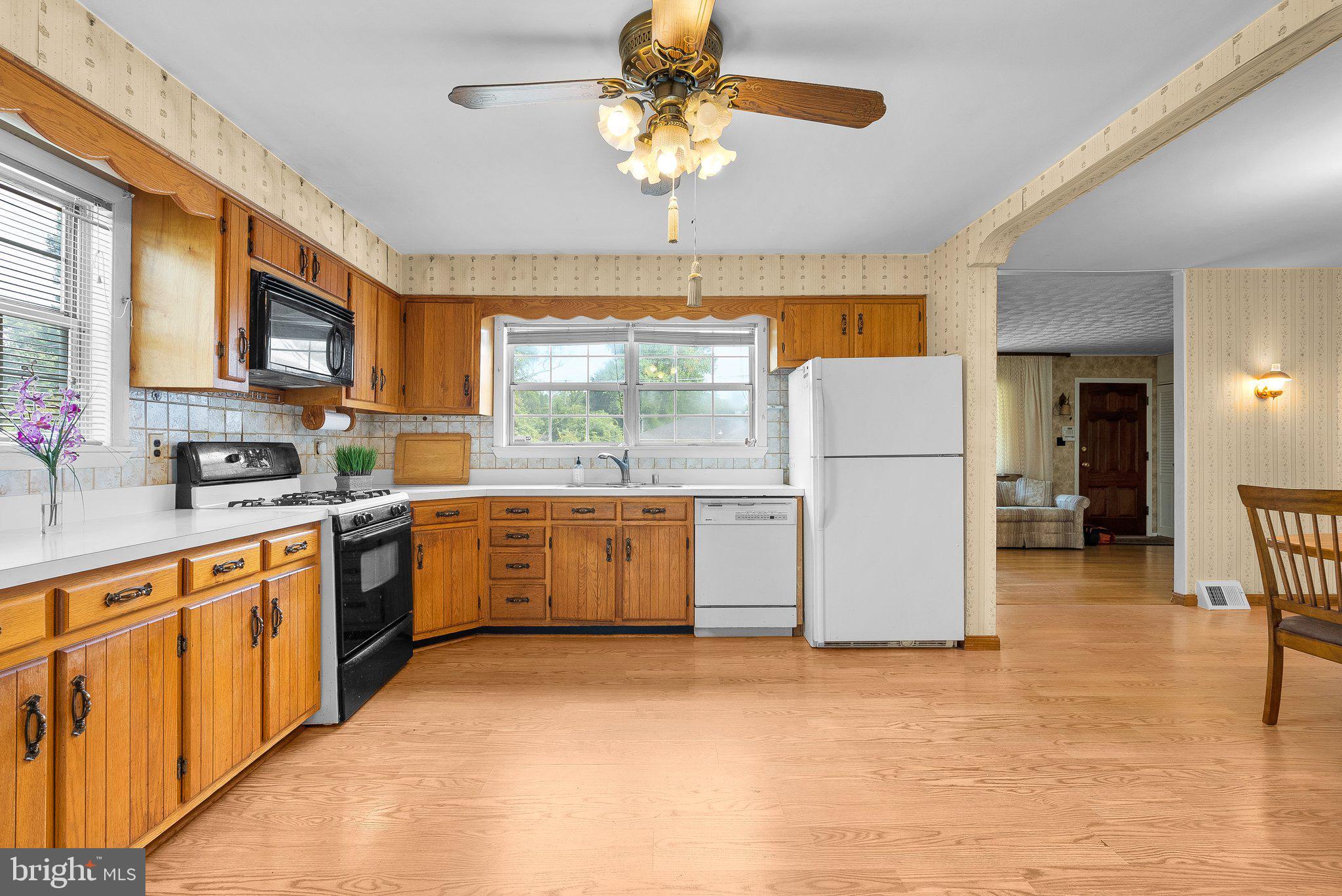 NORTH FORESTVILLE - Residential