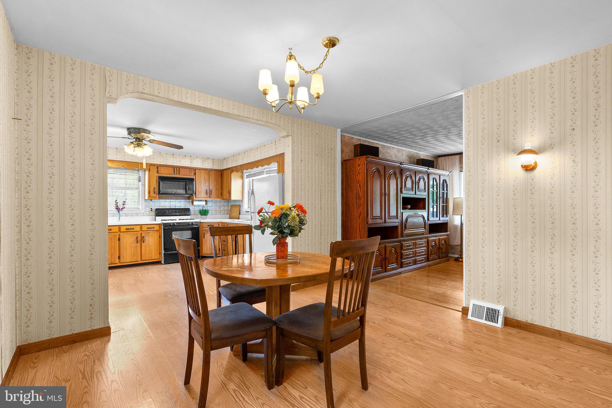 NORTH FORESTVILLE - Residential