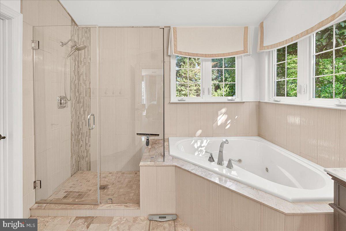 WINDSOR KNOLLS - Residential