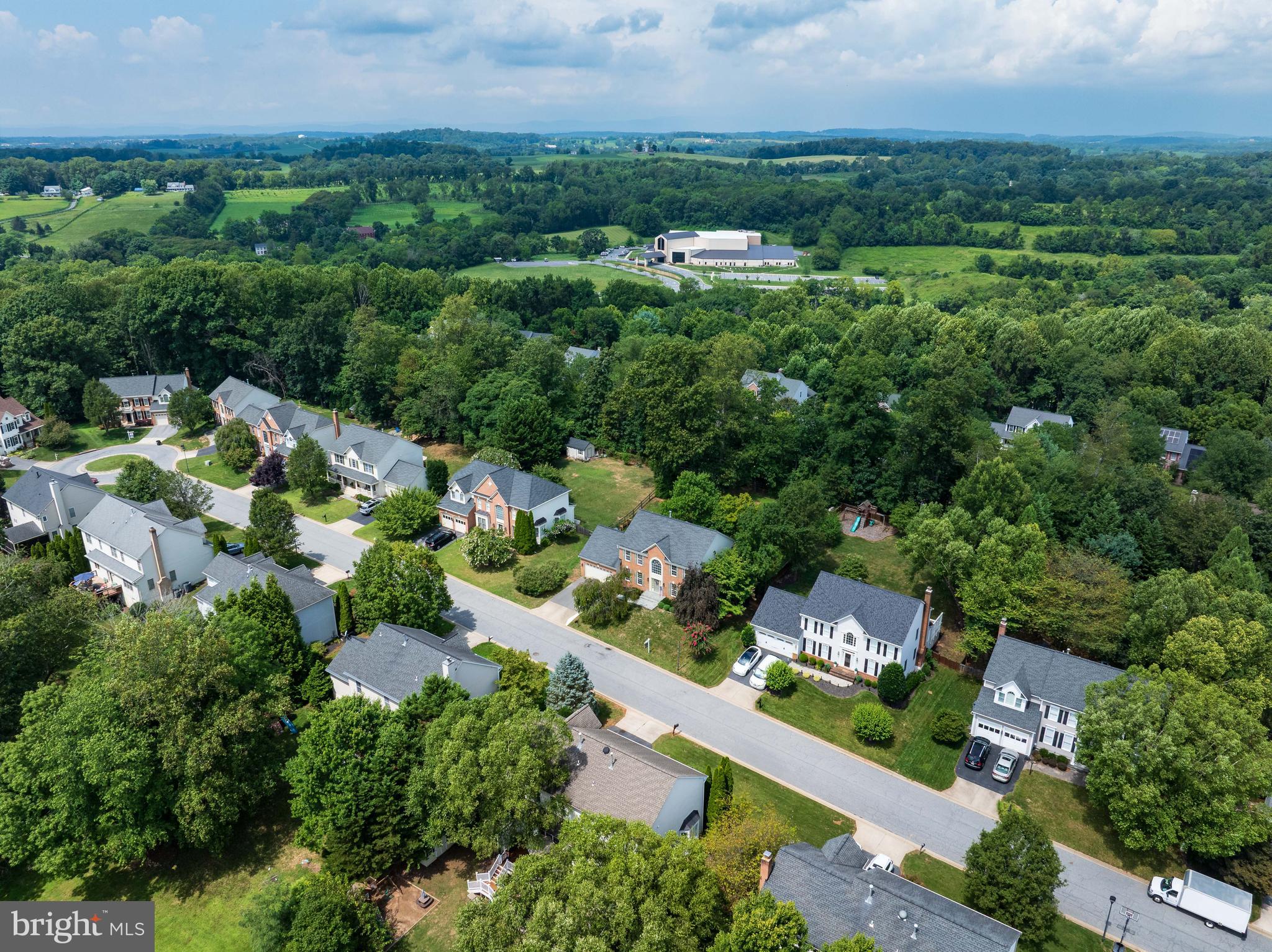 WINDSOR KNOLLS - Residential