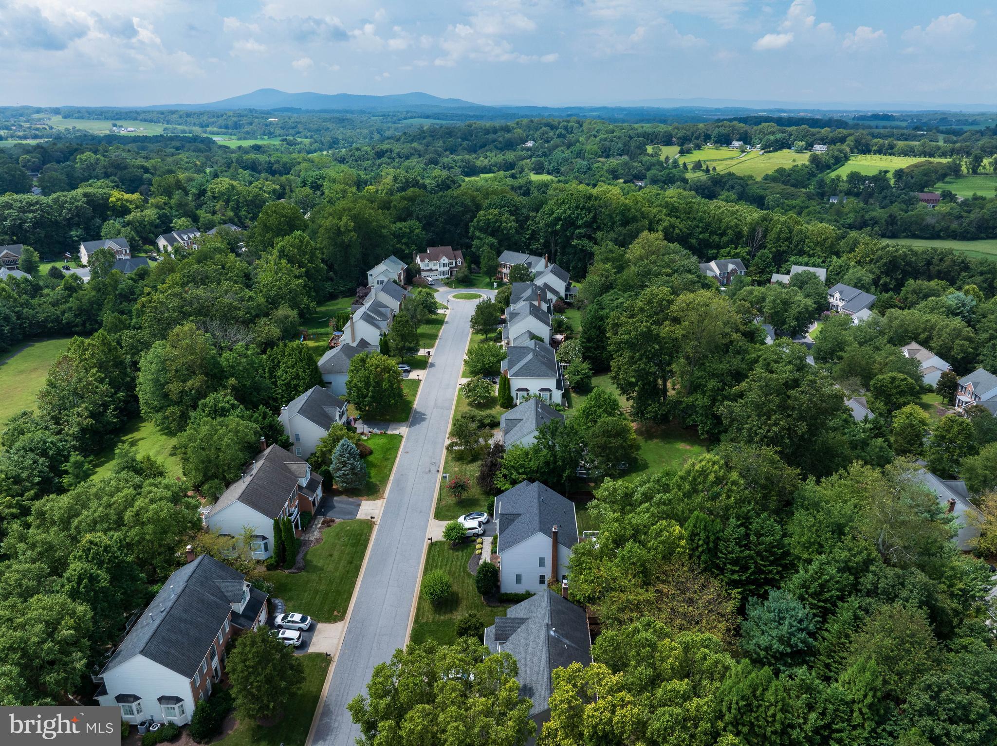 WINDSOR KNOLLS - Residential