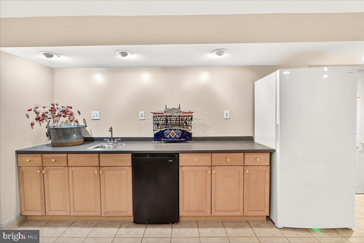 WINDSOR KNOLLS - Residential