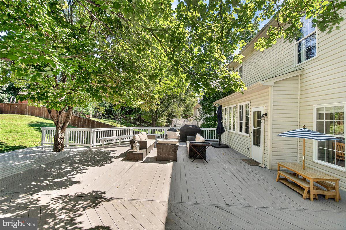 WINDSOR KNOLLS - Residential