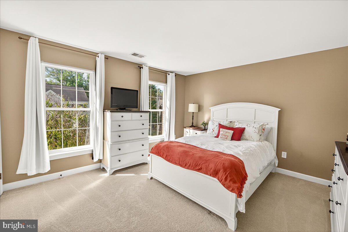 WINDSOR KNOLLS - Residential