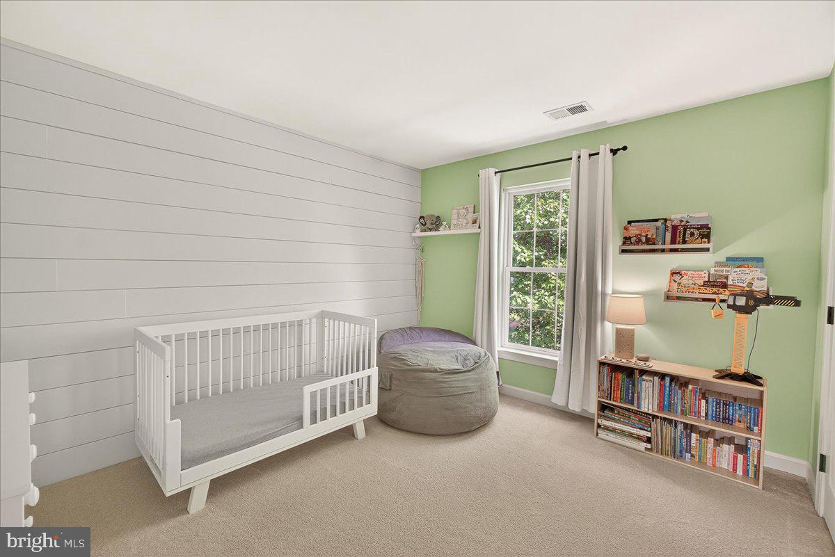 WINDSOR KNOLLS - Residential