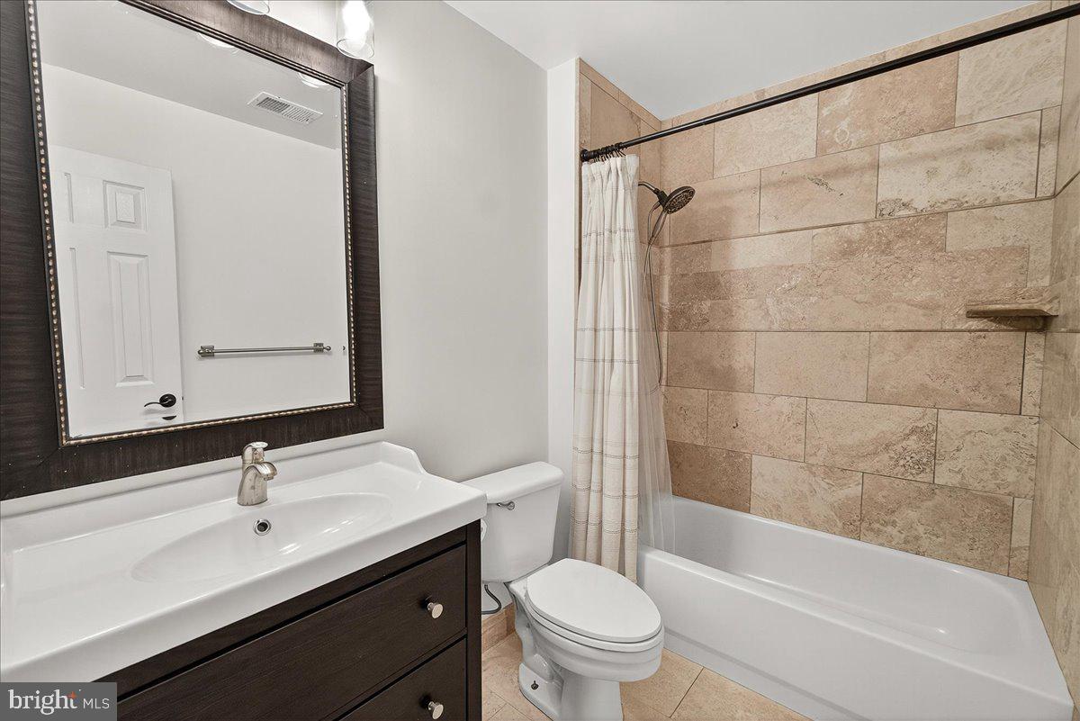 WINDSOR KNOLLS - Residential