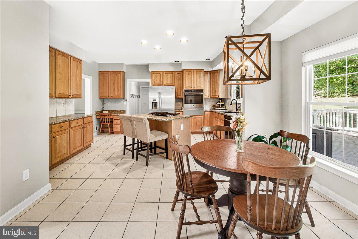 WINDSOR KNOLLS - Residential