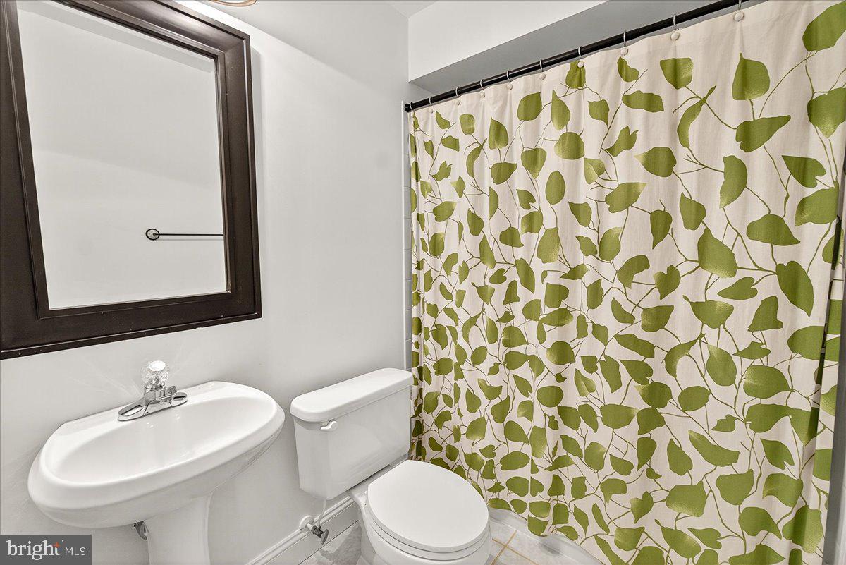 WINDSOR KNOLLS - Residential