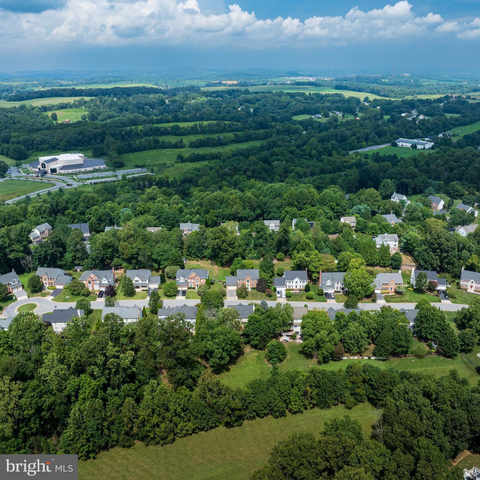 WINDSOR KNOLLS - Residential