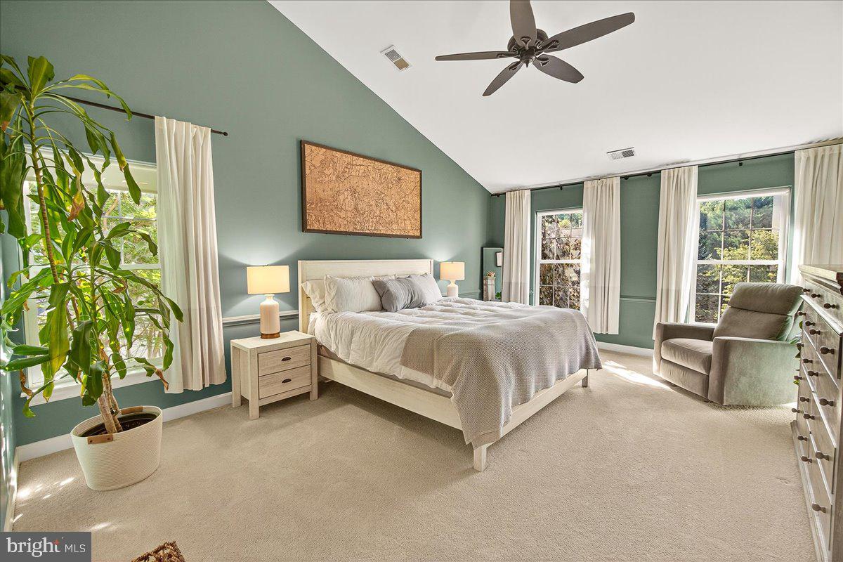 WINDSOR KNOLLS - Residential