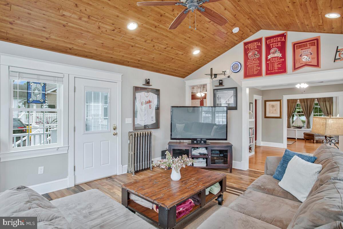 EAST LINTHICUM HEIGHTS - Residential