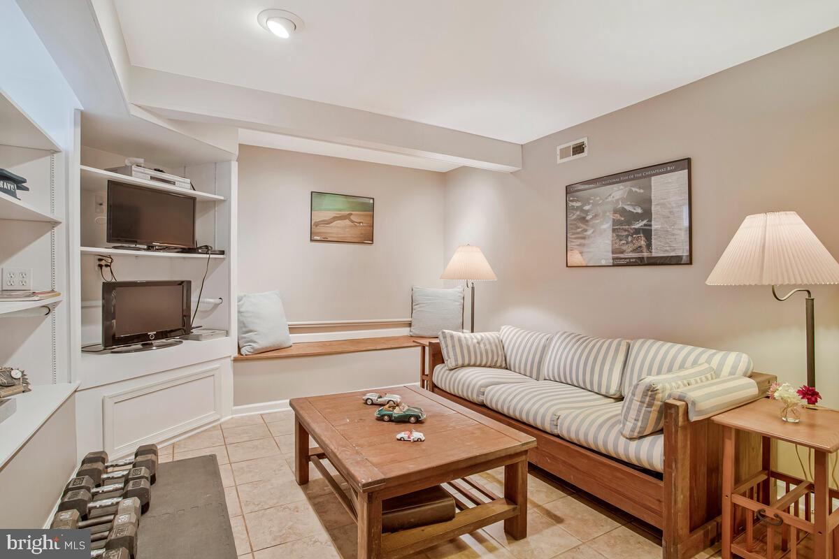 EAST LINTHICUM HEIGHTS - Residential