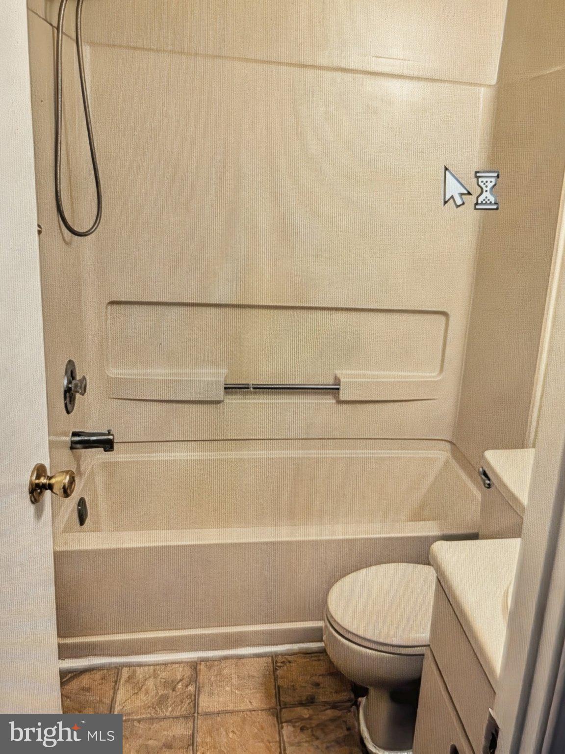 1204 HUNTINGDON MEWS