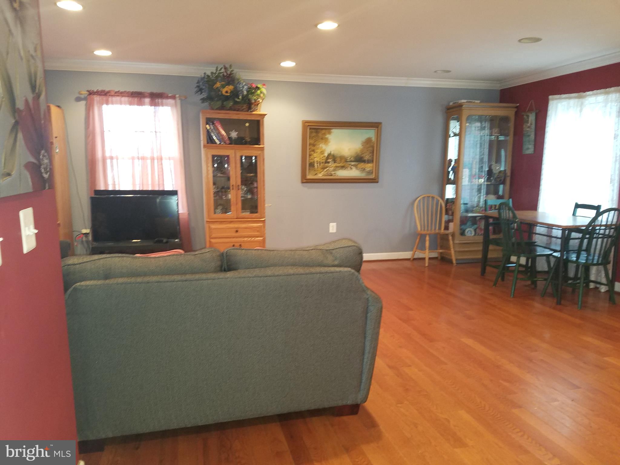 WEST LAWN - Residential