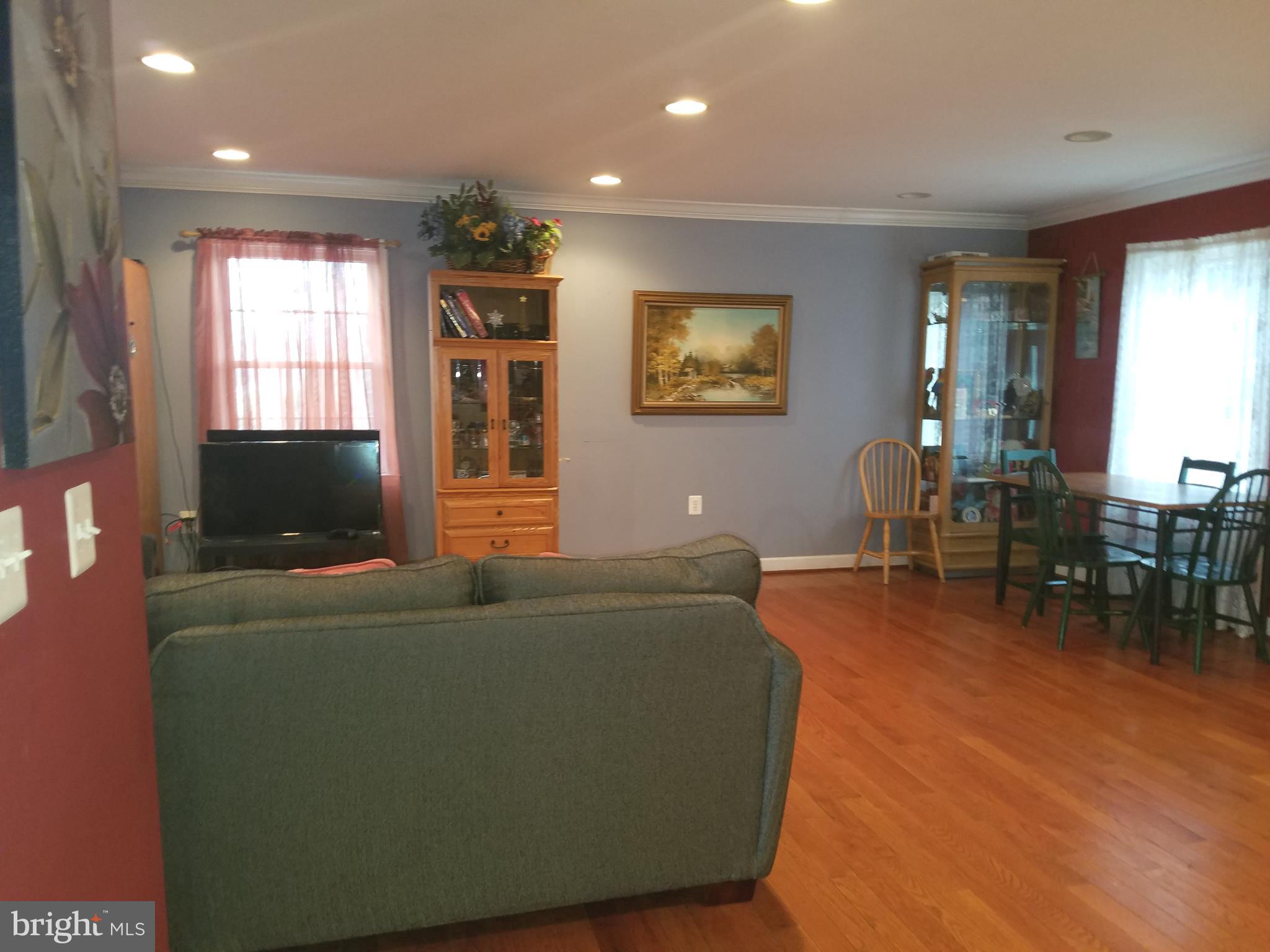 WEST LAWN - Residential