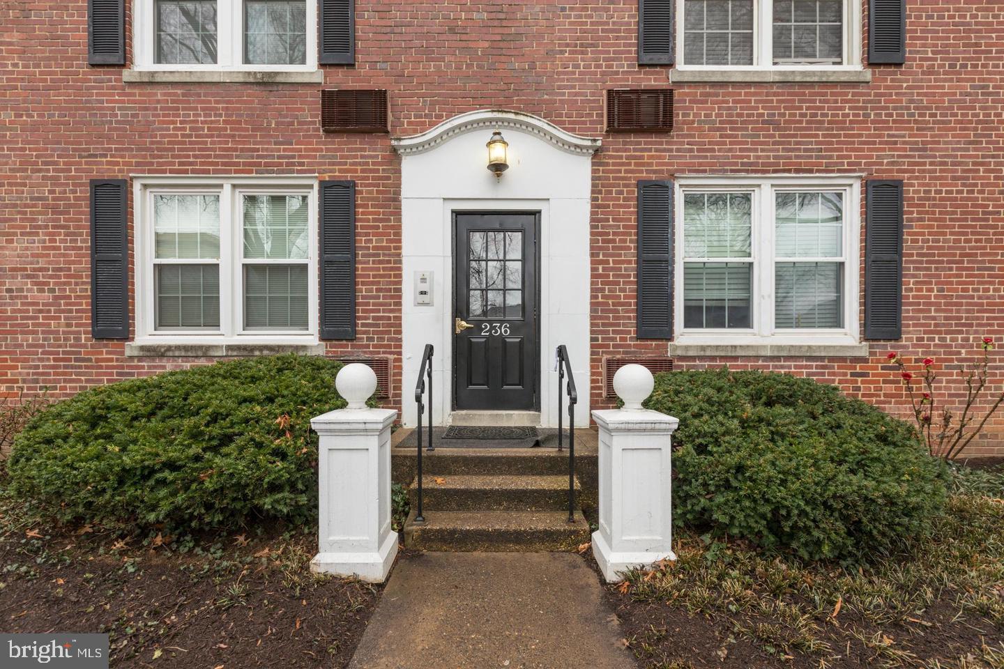 236 N THOMAS STREET 2