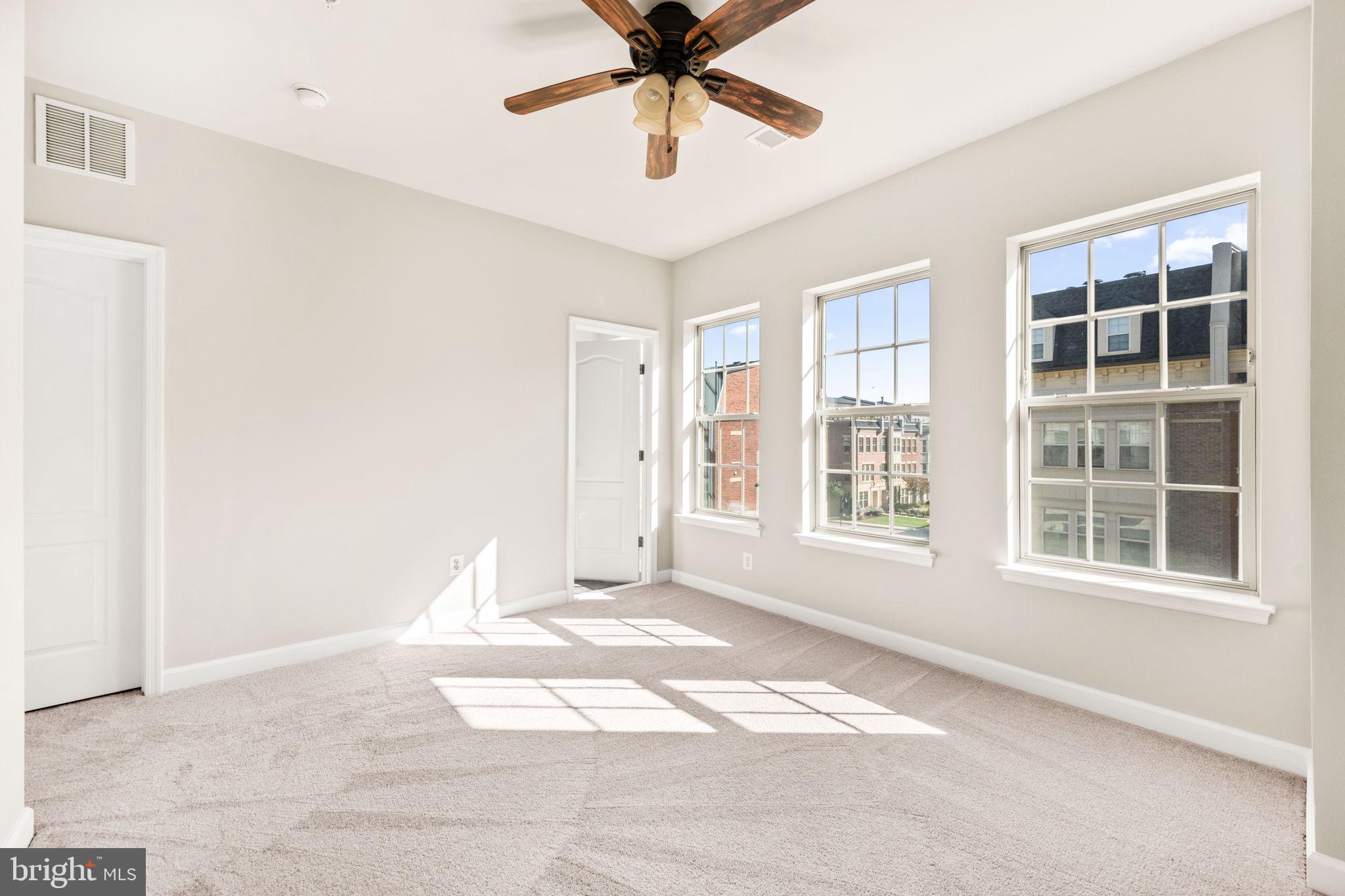 POTOMAC OVERLOOK - Residential