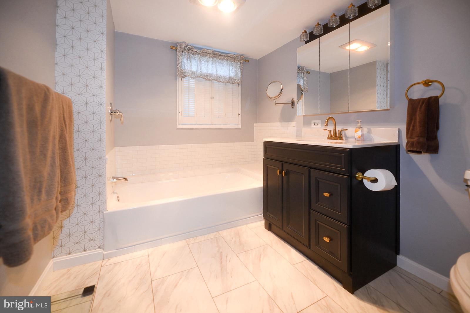 WHITE NECK CREEK - Residential