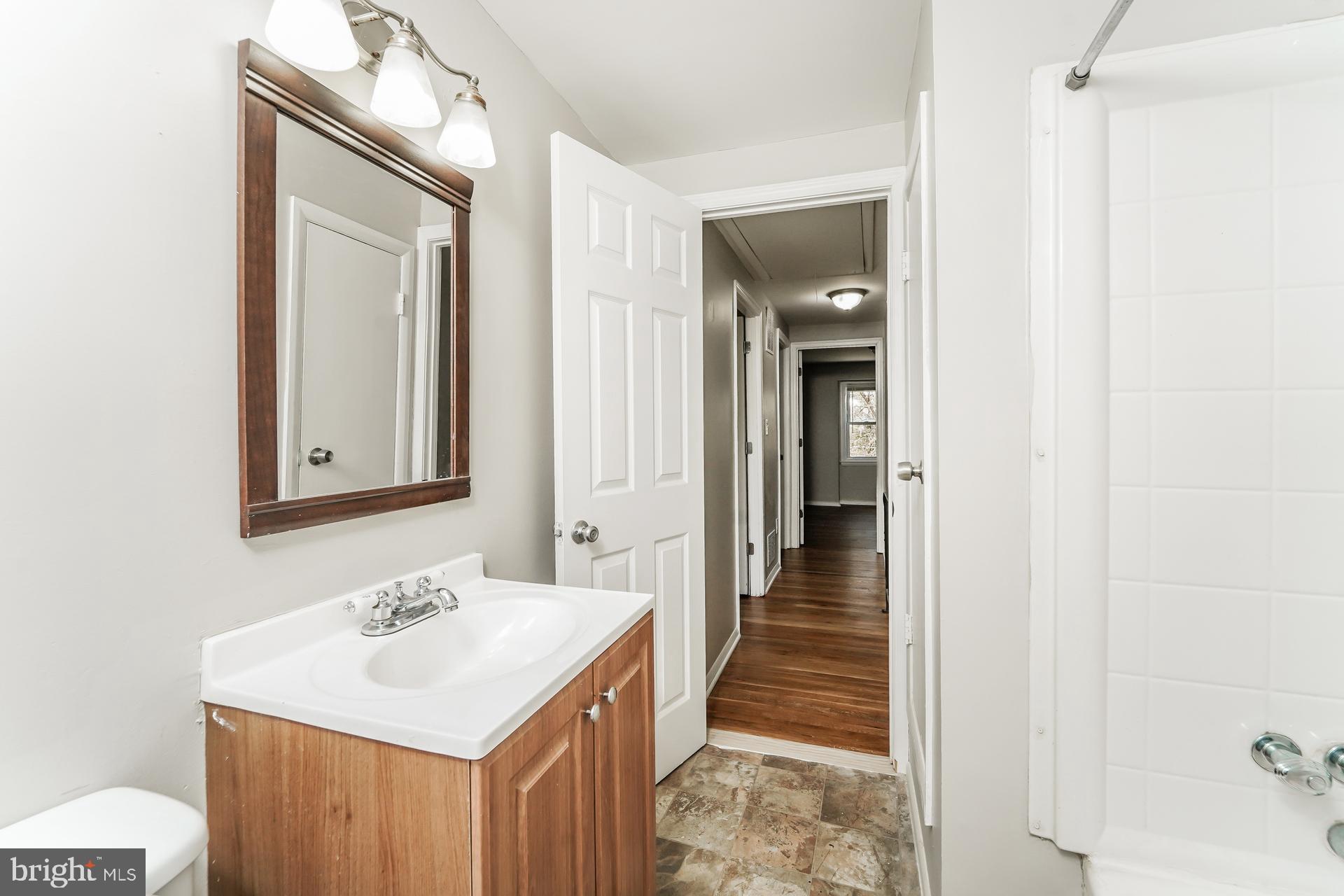 HOLLAND HILL - Residential