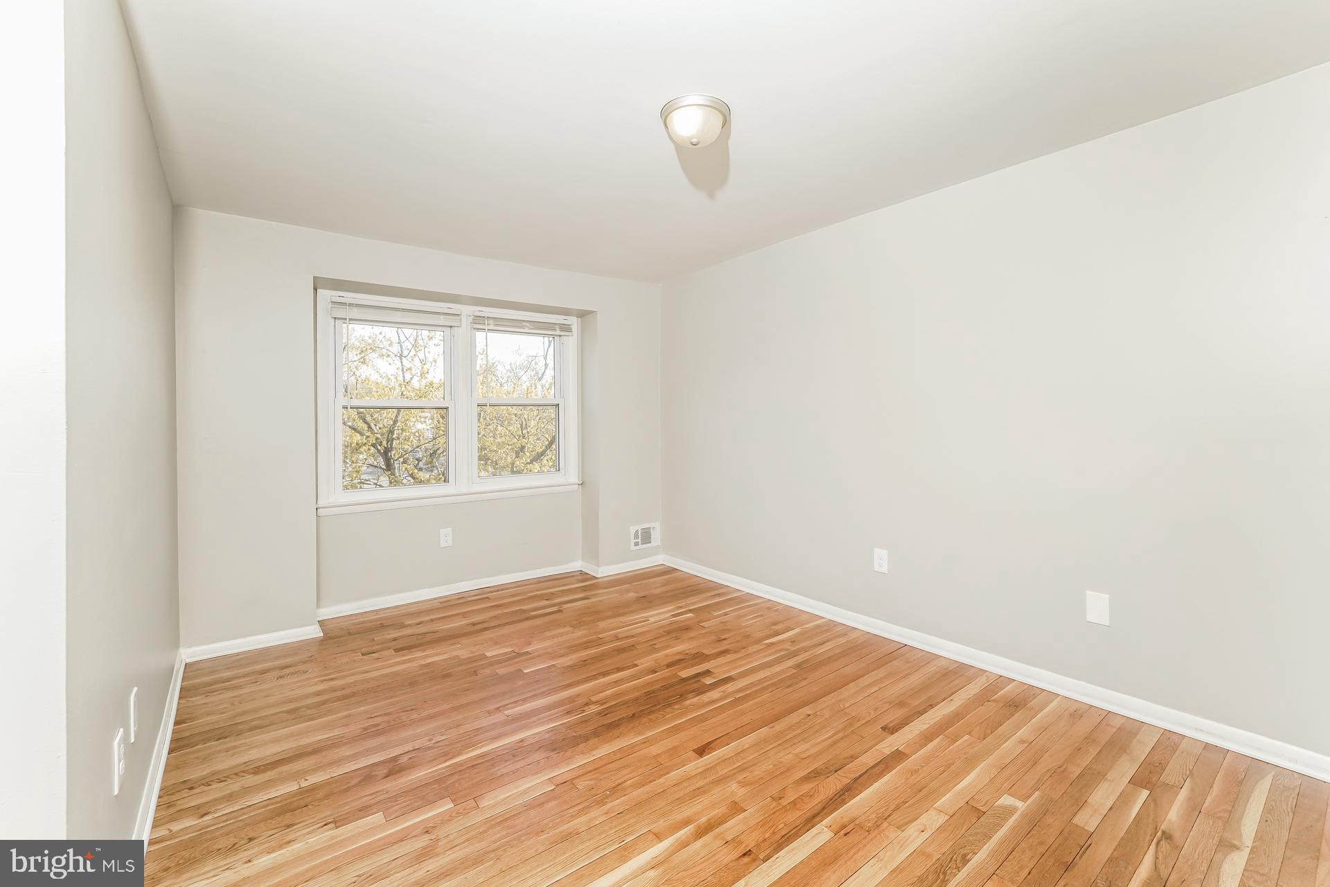 HOLLAND HILL - Residential