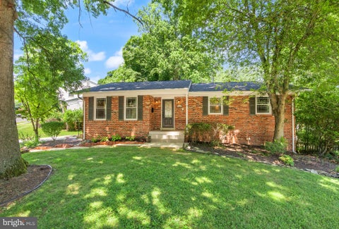 Photo of 3231 Fair Woods Parkway, FAIRFAX, VA 22030 (MLS # VAFC2008618)