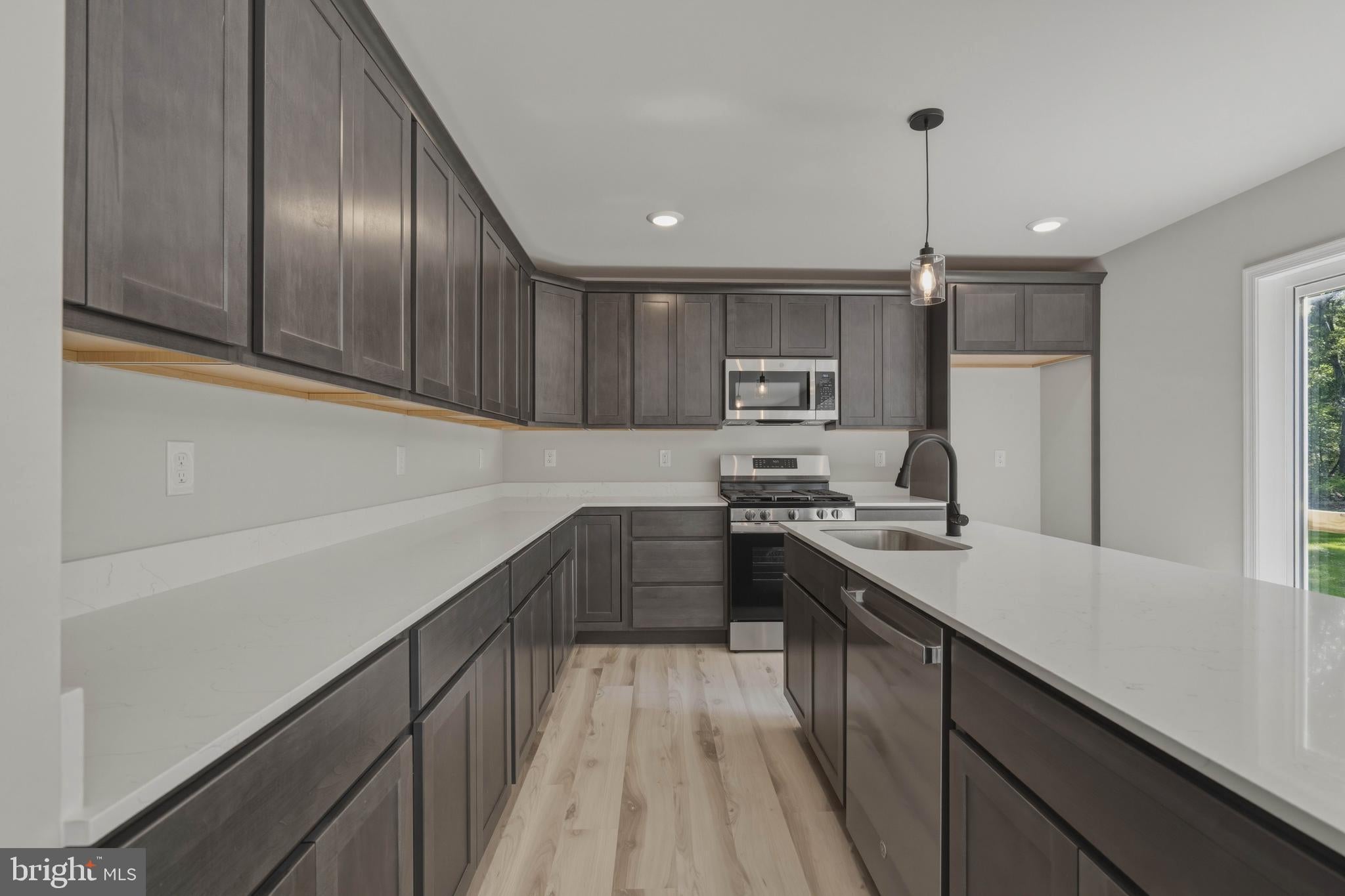 221 HOGBIN ROAD