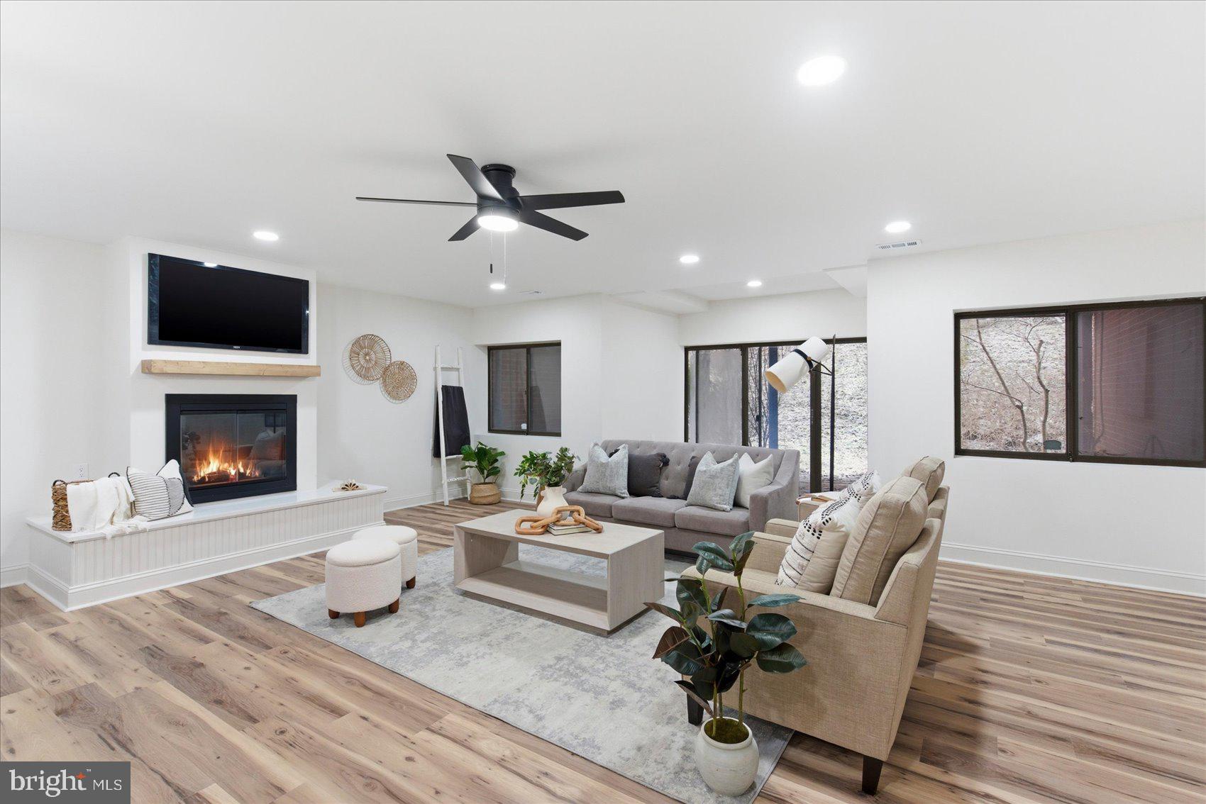 RUXTON CROSSING TOWNHSE - Residential