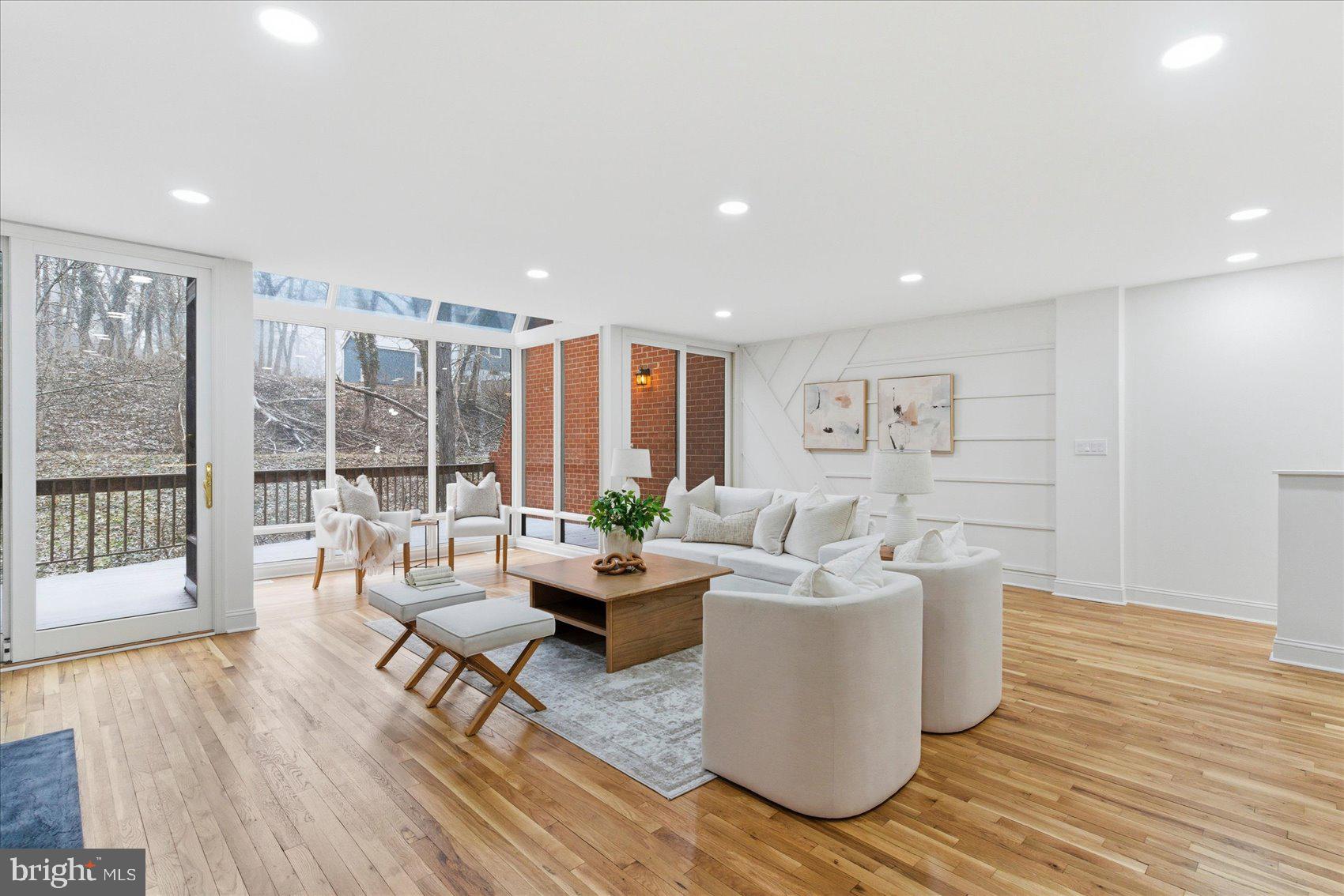 RUXTON CROSSING TOWNHSE - Residential