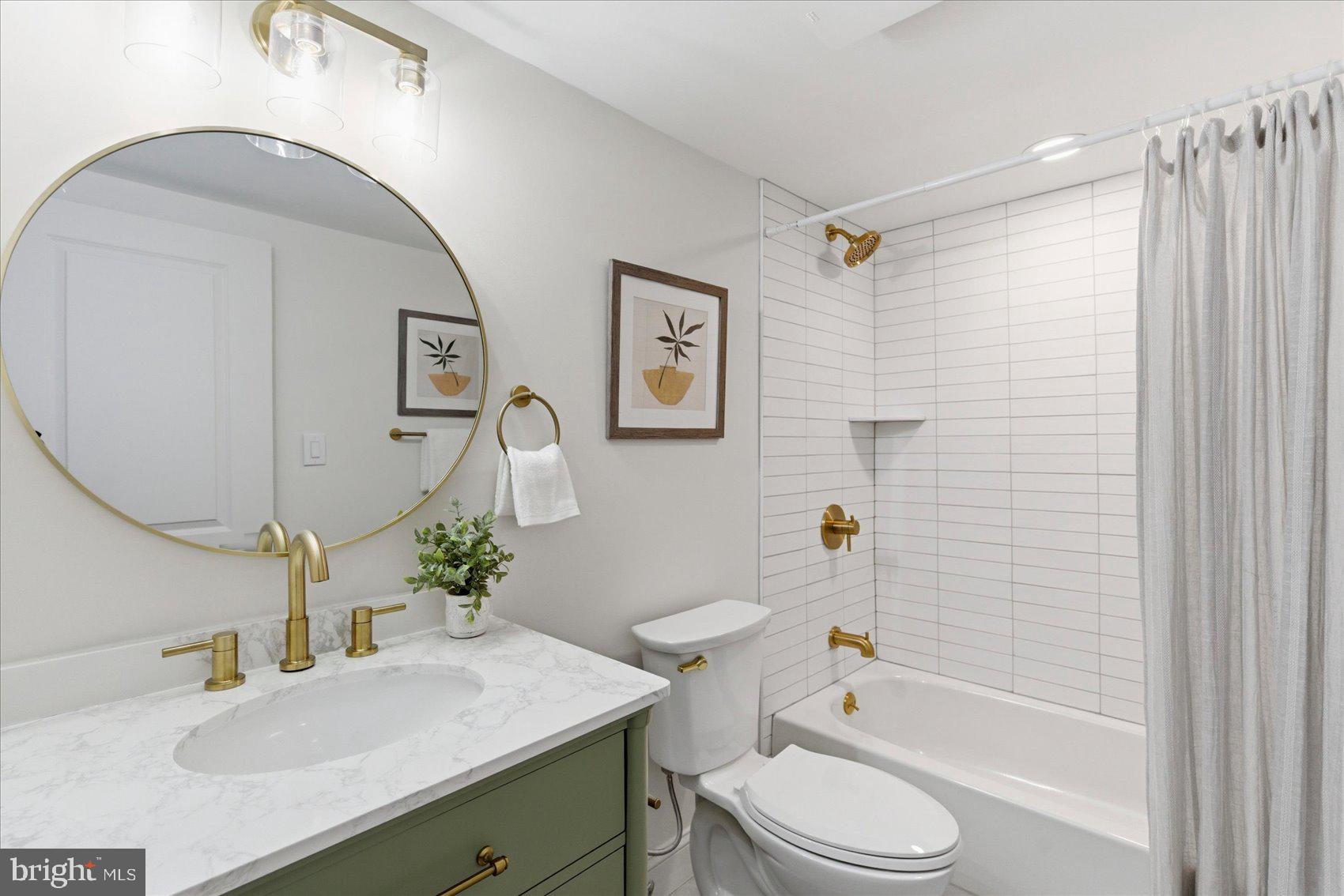 RUXTON CROSSING TOWNHSE - Residential