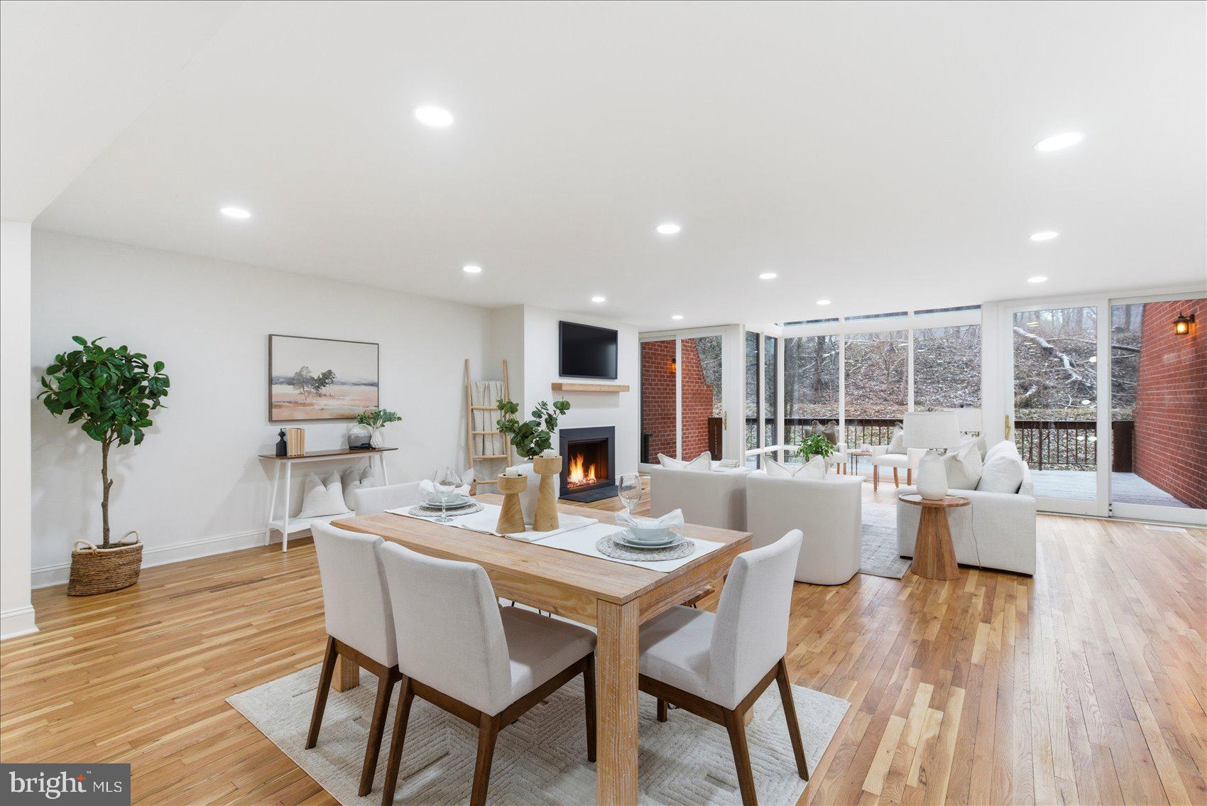 RUXTON CROSSING TOWNHSE - Residential